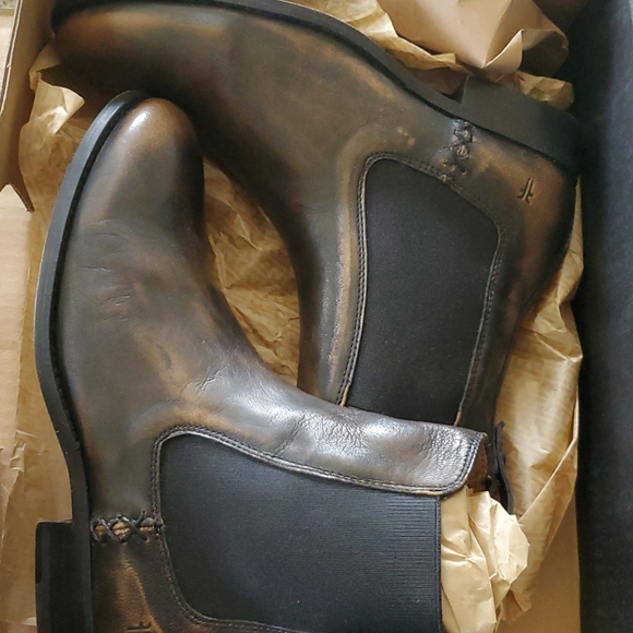 Frye Shoes - Frye Melissa Chelsea boots 6.5